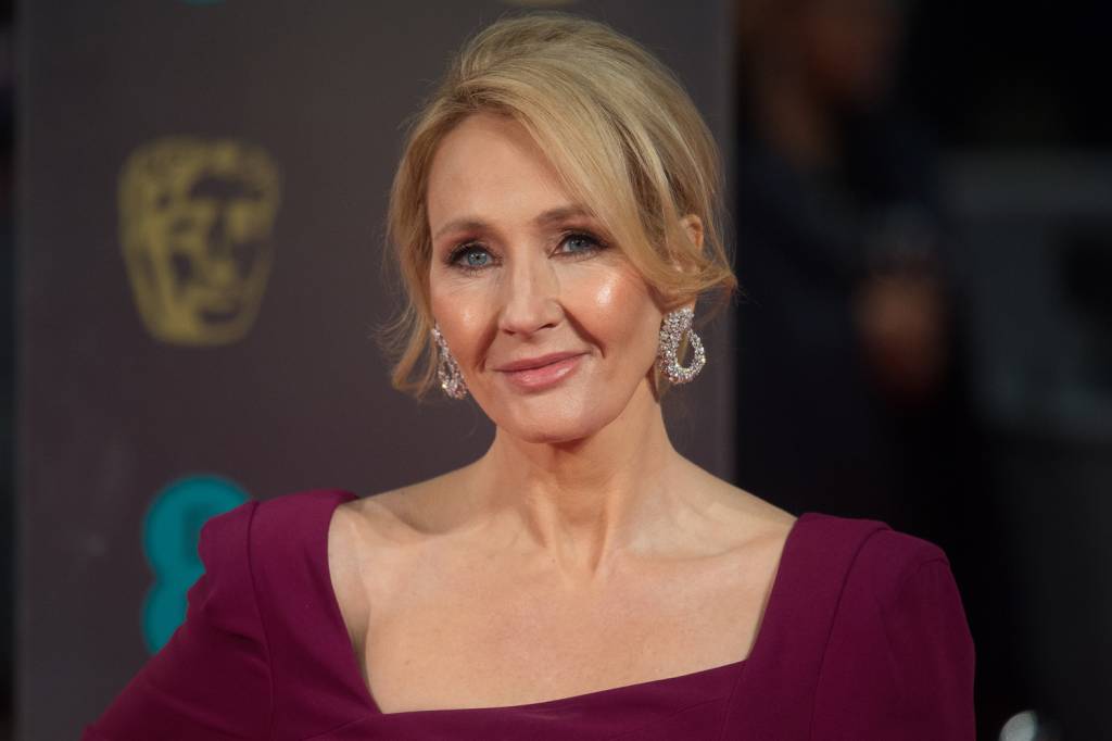 J.K. Rowling não desiste de assunto-bomba: debate da transexualidade
