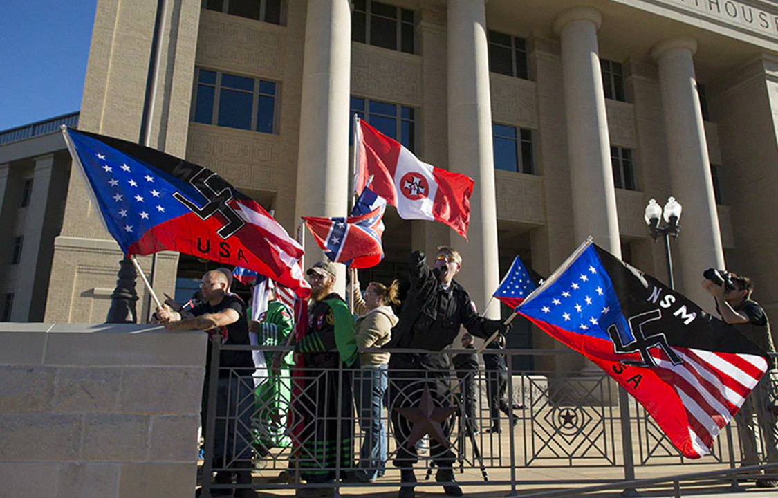 Grupos neonazistas protestam em frente ao Tribunal de Justiça do Texas - 2014