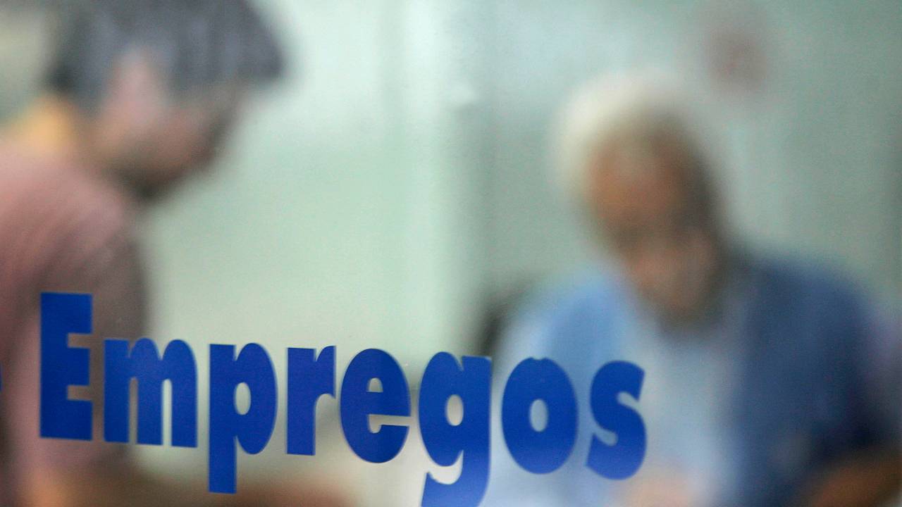 Posto de atendimento para pessoas desempregadas no centro do Rio de Janeiro