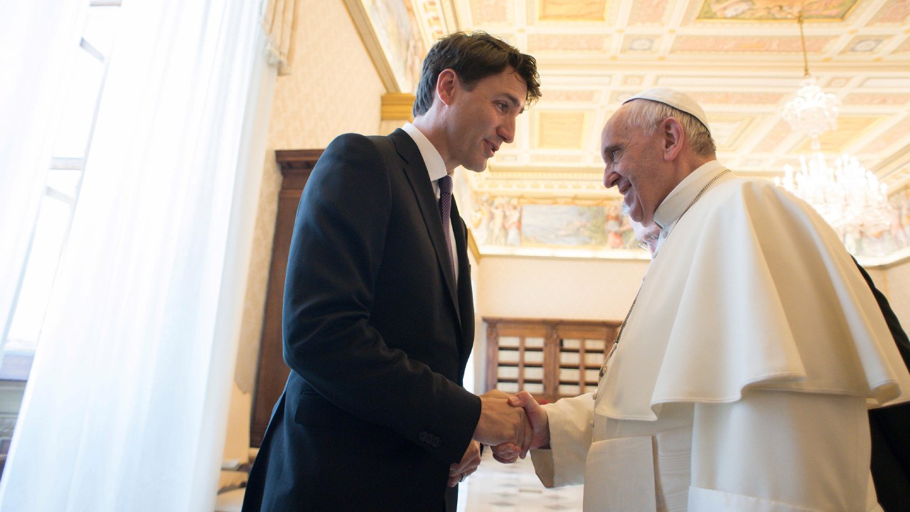 Imagens do dia - Papa Francisco recebe Justin Trudeau
