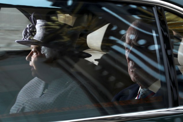 O príncipe Philip e a rainha Elizabeth II deixam o Palácio de Buckingham em Londres. O príncipe Philip anunciou sua retirada da vida pública - 04/05/2017