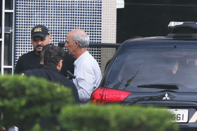 O ex-governador do Distrito Federal, José Roberto Arruda , chega à sede da Polícia Federal, em Brasília após ser preso na a Operação Panatenaico - 23/05/2017