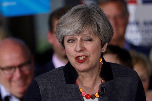 A primeira-ministra britânica, Theresa May, fala durante campanha em Bristol, Inglaterra