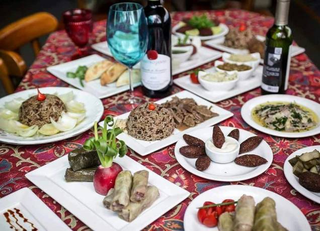 O cliente que optar pelo menu no jantar pagará R$ 59,90 por uma refeição em três etapas O cliente que optar pelo menu no jantar pagará R$ 59,90 por uma refeição em três etapas