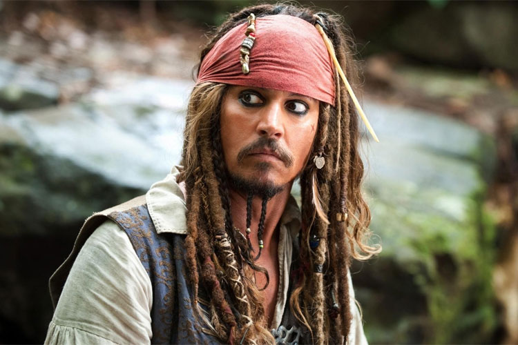 Johnny Depp está fora da franquia de 'Piratas do Caribe', diz ...