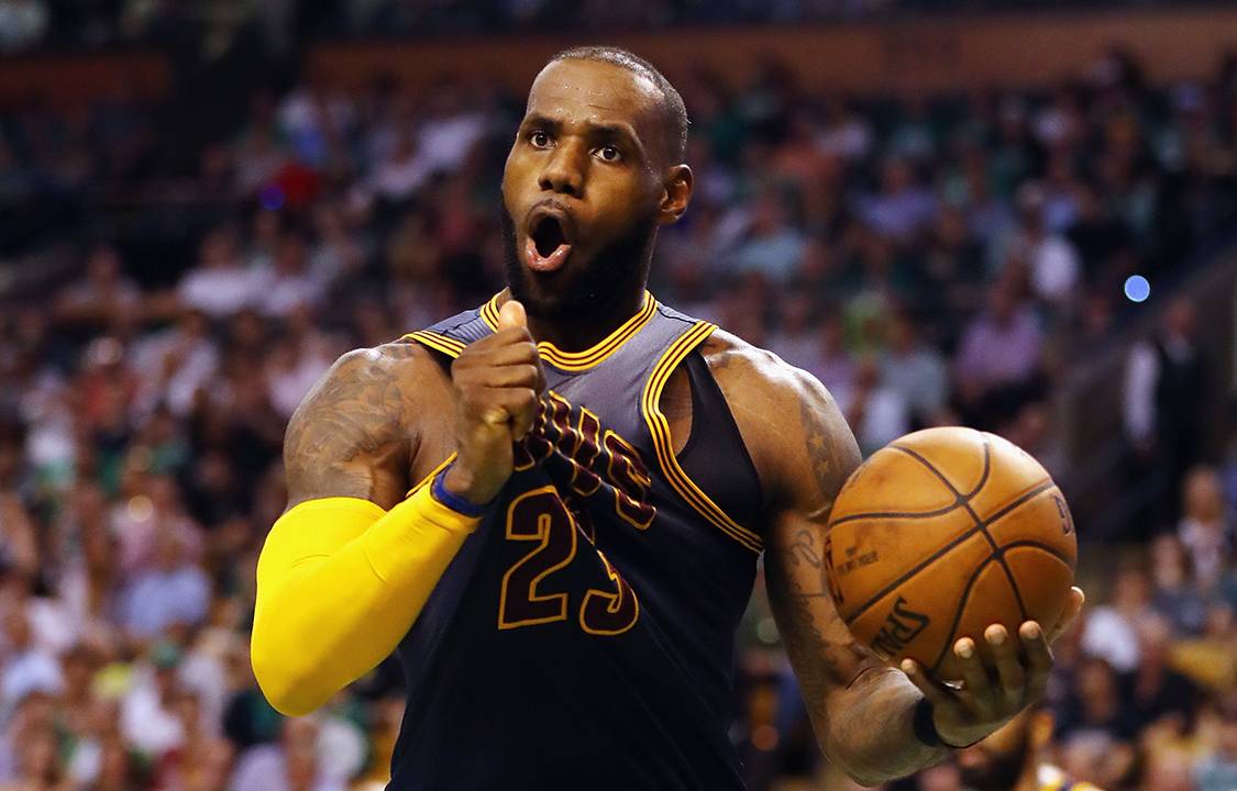 LeBron James, do Cleveland Cavaliers, durante partida contra o Boston Celtics, em Massachussets