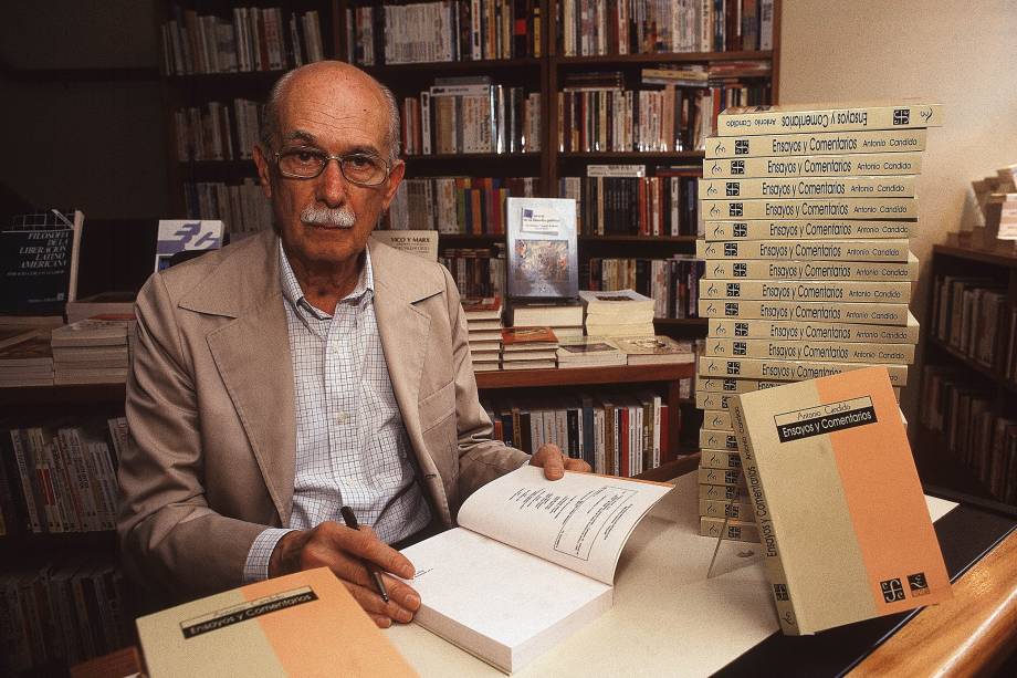 Antonio Candido, escritor e crítico literário Antonio Candido, escritor e crítico literário