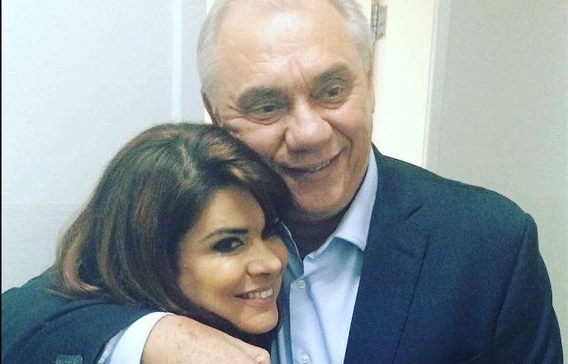 Mara Maravilha presta homenagem ao colega Marcelo Rezende