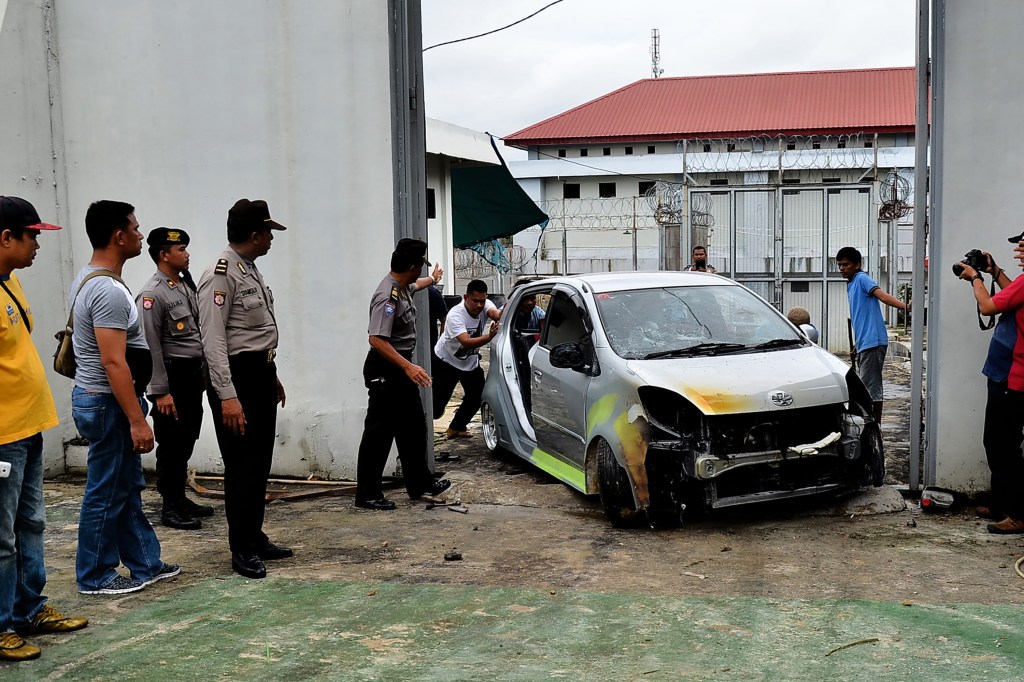 Fuga em massa em prisão na Indonésia