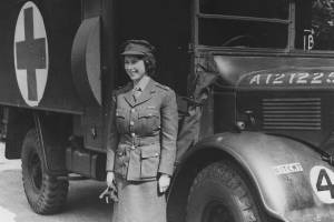 Elizabeth durante a Segunda Guerra em 1945