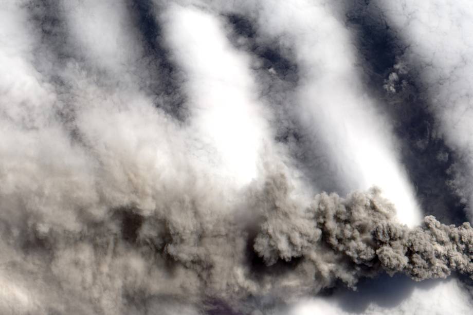 Erupção do vulcão Eyjafjallajökull na Islândia