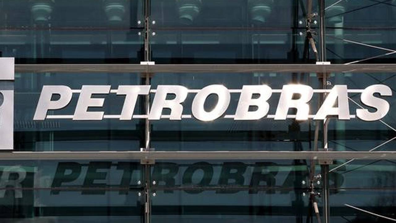 Logo da Petrobras na sede da estatal em Vitória, no Espírito Santo - 10/02/2017