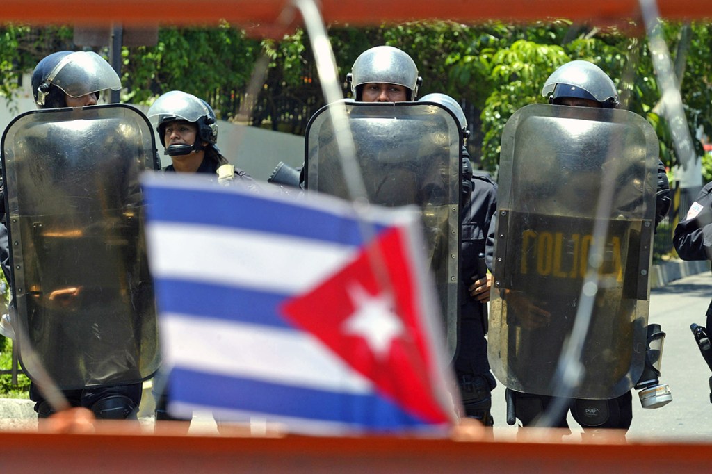 Polícia cubana, durante protestos do Dia do Trabalhador