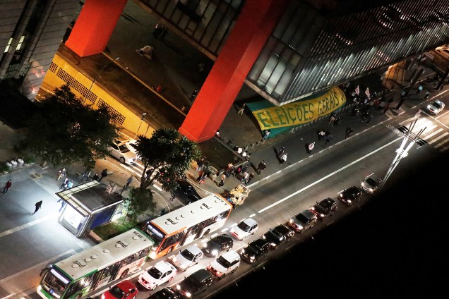 A União Municipal de Estudantes Secundaristas (UMES-SP) realiza ato contra o presidente Michel Temer, contra a reforma da previdência e trabalhista e pelo diretas já, na Avenida Paulista (SP) - 25/05/2017