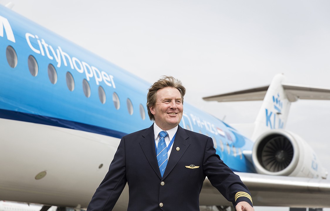 Rei holandês Willem-Alexander admite trabalhar meio-período como piloto de avião