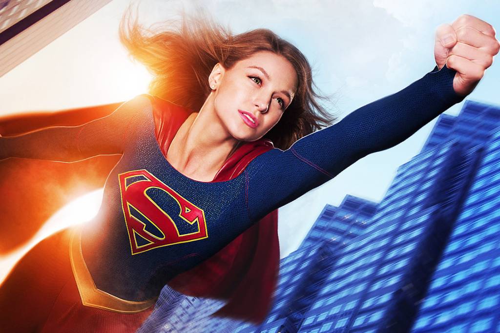 Melissa Benoist como Supergirl, a priminha de Clark Kent