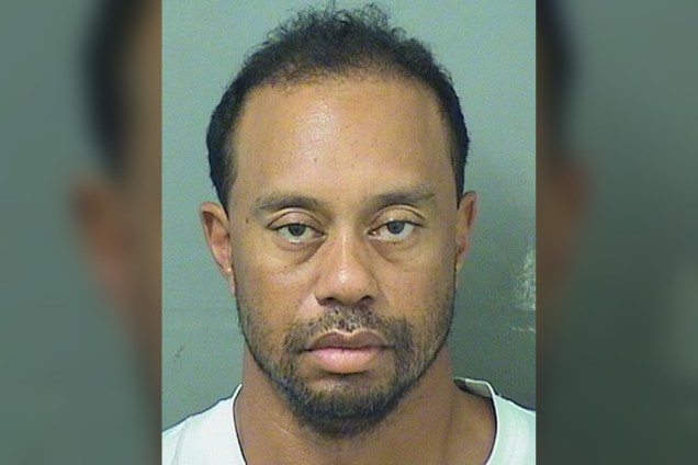 O golfista americano Tiger Woods, ex-número 1 do mundo, foi preso na madrugada desta segunda-feira, em Jupiter, na Flórida (pouco mais de 65 quilômetros ao norte de Boca Raton), acusado de dirigir alcoolizado ou sob efeito de drogas