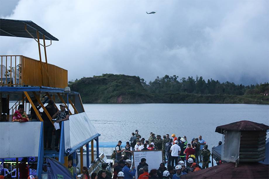 O barco "El Almirante", que afundou na cidade de Guatupé, na Colômbia - 25/06/2017