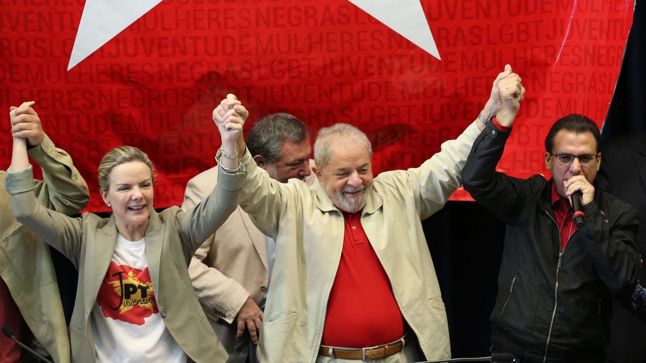 Lula durante cerimônia de posse do diretório estadual do PT
