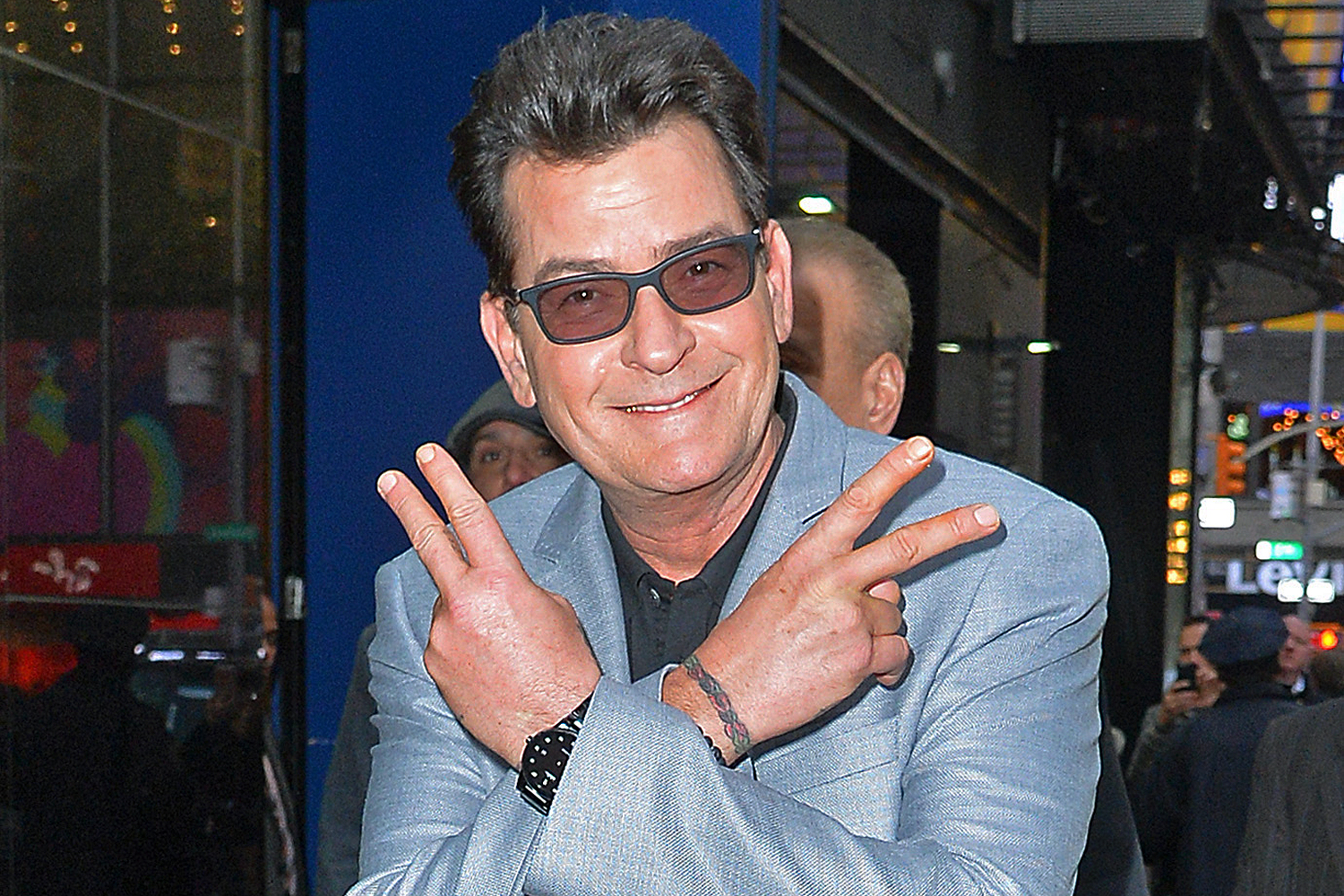 Charlie Sheen Não Perdoa Nem A Babá Veja 