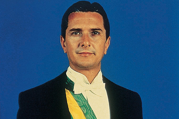 Fernando Collor de Mello foi eleito presidente da República com 40 anos de idade, em 1990. Sofreu processo de impeachment em 1992 e teve os direitos políticos cassados por oito anos. Seu time do coração é o CSA, clube alagoano