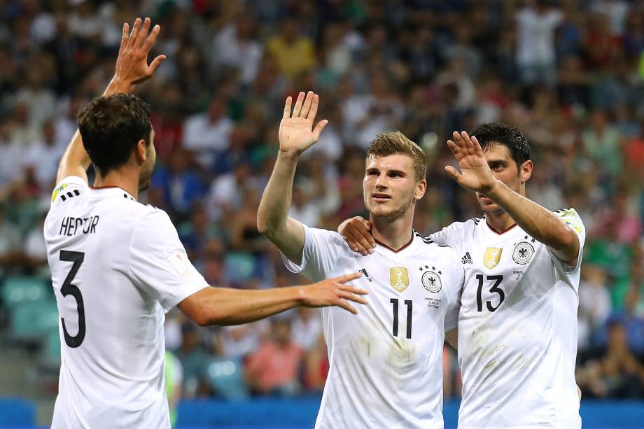 Os jogadores da Alemanha comemoram o gol durante a partida contra o México válida pelas semifinais da Copa das Confederações 2017 - 29/06/2017