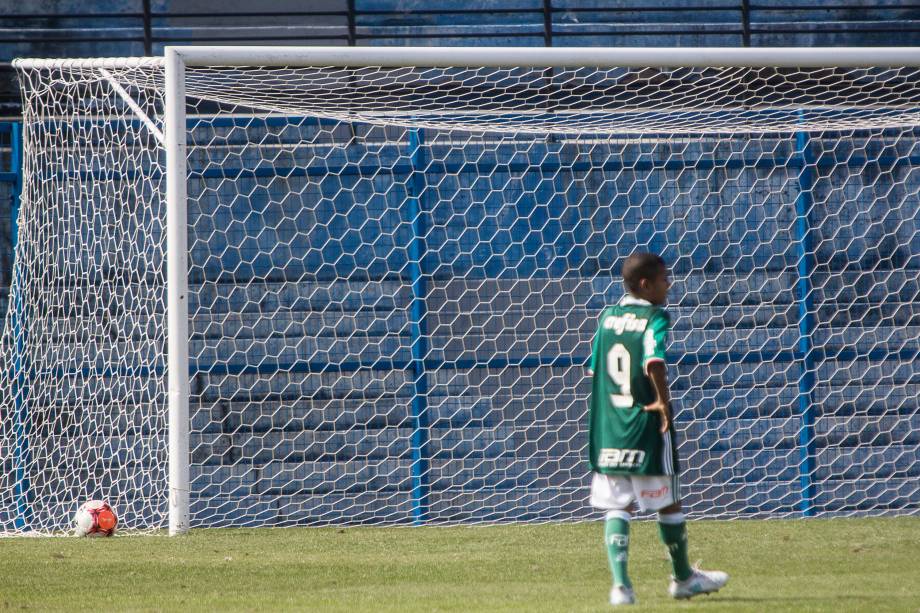 Pelézinho, o abusado atacante do Palmeiras, durante clássico no Parque São Jorge