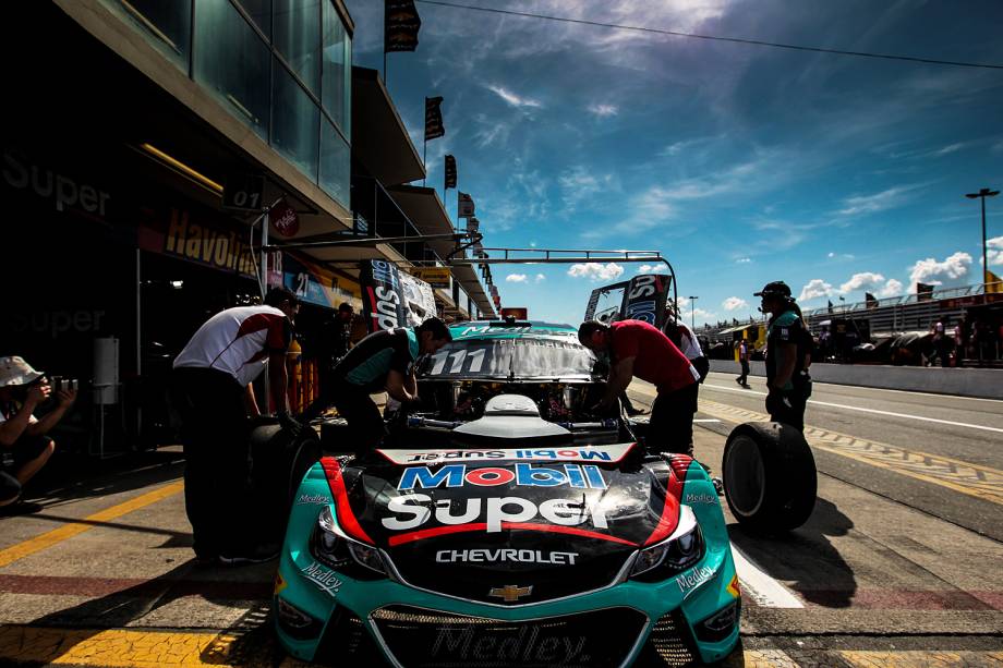 Rubens Barrichello durante o treino livre da tradicional Corrida do Milhão, a prova mais esperada do calendário da Stock Car, em Curitiba - 30/06/2017