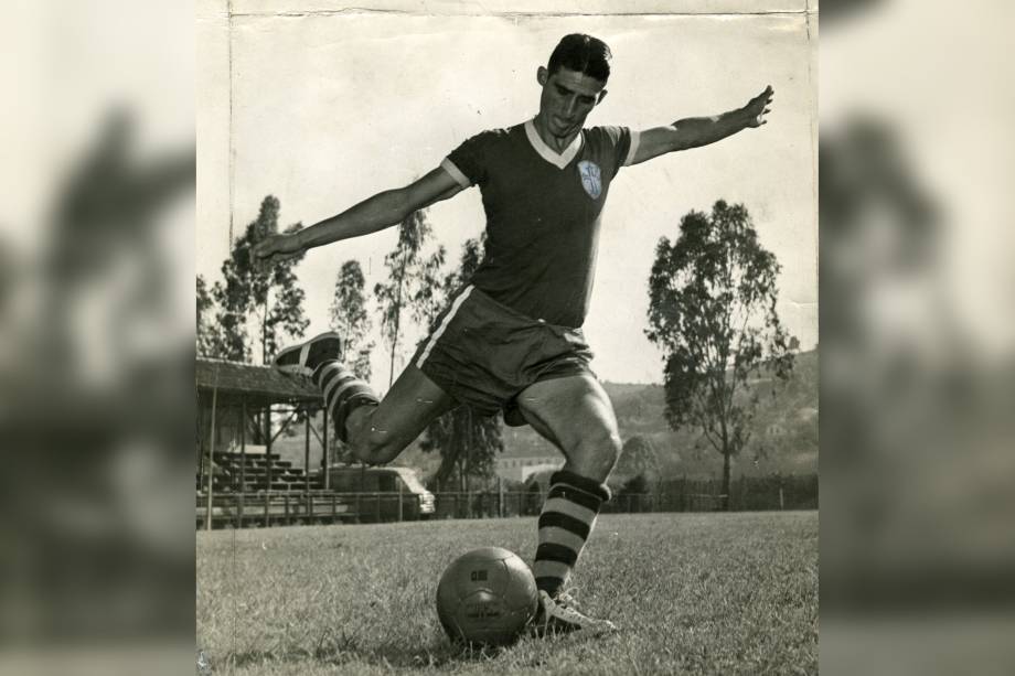 O jogador Julinho Botelho da Portuguesa em 1953