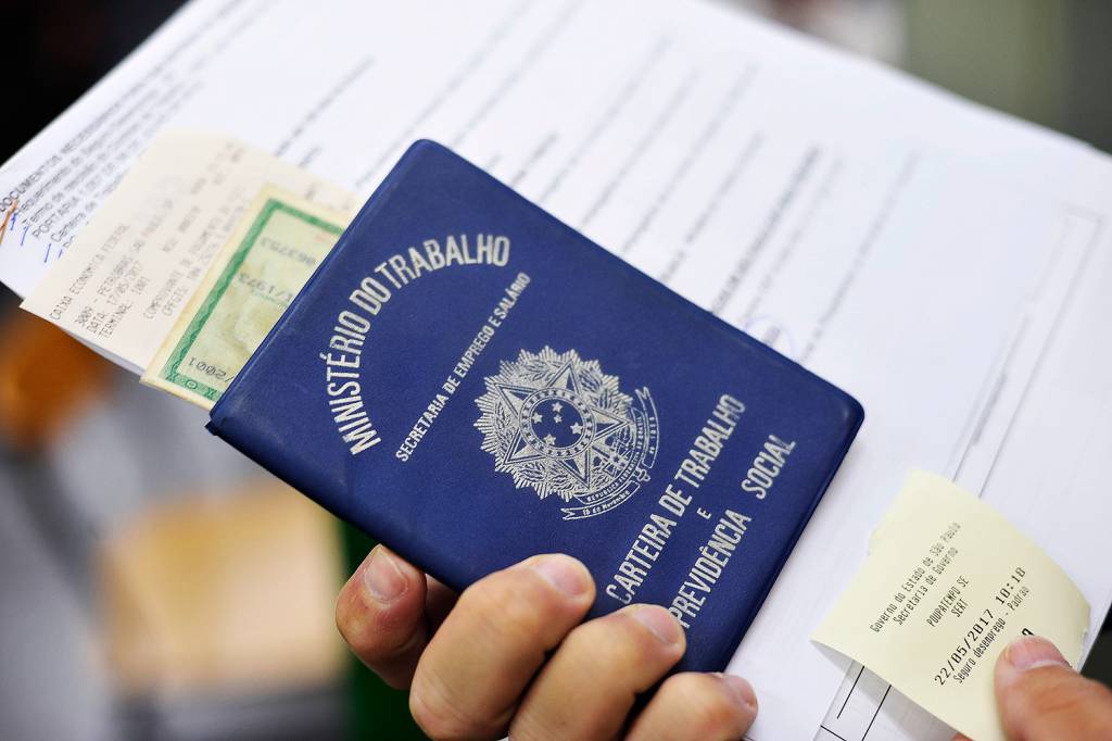 Brasil gerou 129,7 mil empregos formais em julho; saldo 32% menor que em 2024