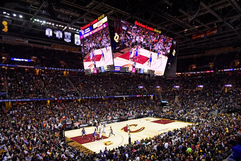 Cleveland Cavaliers e Golden State Warriors fazem o jogo 4 das finais da NBA na Quicken Loans Arena em Ohio - 09/06/2017