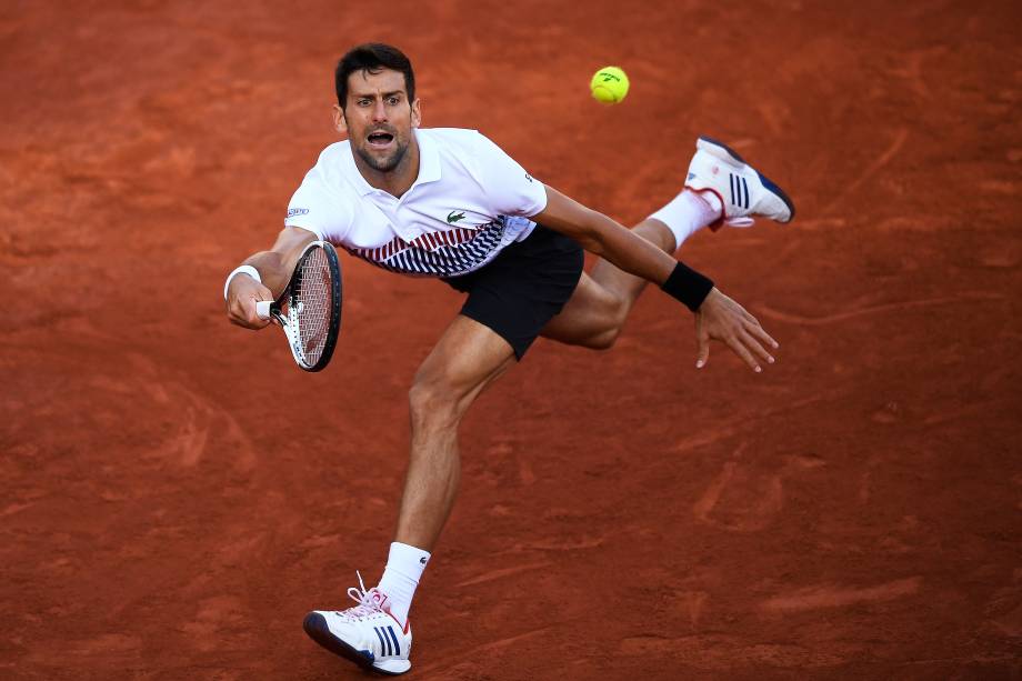 Novak Djokovic da Sérvia durante partida contra o espanhol Albert Ramos-Vinolas - 04/06/2017