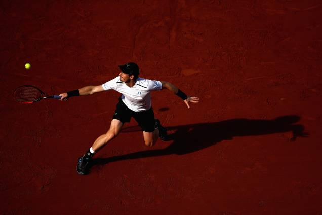 O tenista britânico Andy Murray durante a disputa das quartas de final de Roland Garros contra o japonês Kei Nishikori - 07/06/2017 O tenista britânico Andy Murray durante a disputa das quartas de final de Roland Garros contra o japonês Kei Nishikori - 07/06/2017