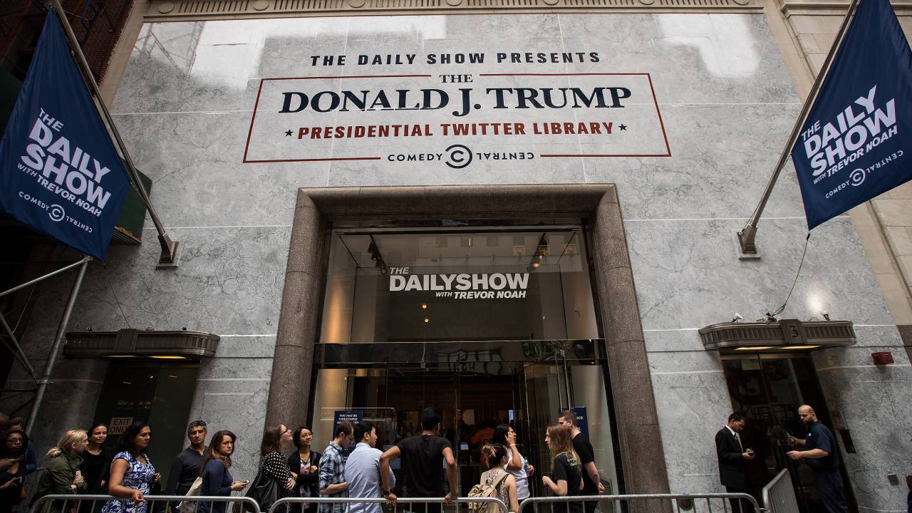 Biblioteca temporária com tuítes de Trump em NY