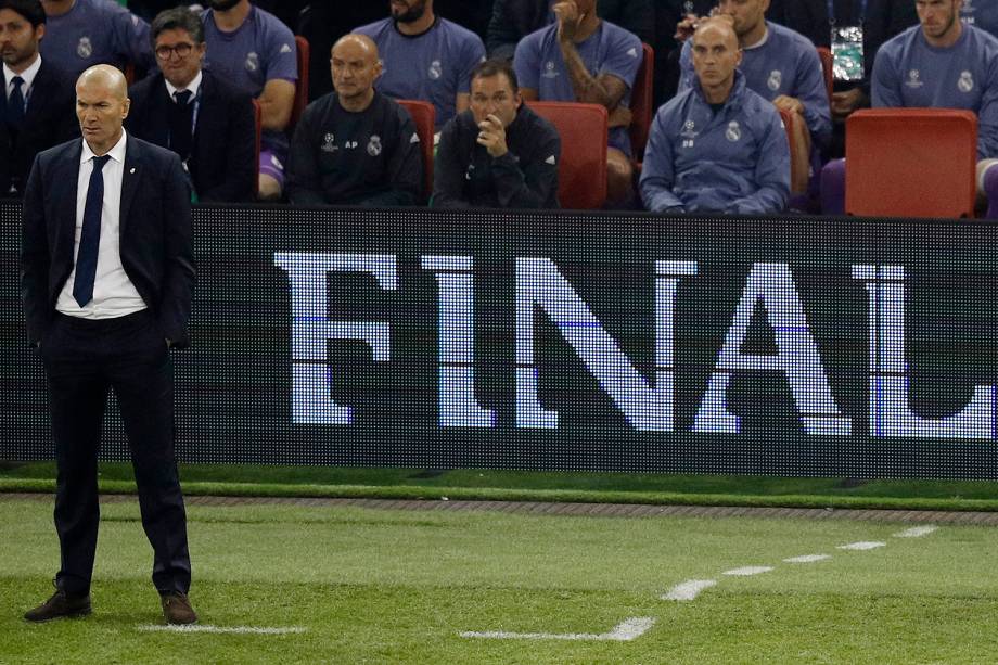 Zinedine Zidane do Real Madrid durante a partida contra a Juventus na final da Liga dos Campeões da Europa no Millenium Stadium, em Cardiff, no País de Gales - 03/06/2017