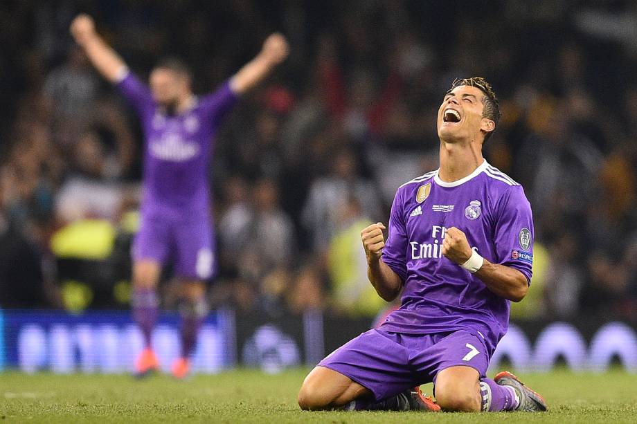 Cristiano Ronaldo do Real Madrid comemora o seu segundo gol durante a partida contra a Juventus, na final da Liga dos Campeões da Europa no Millenium Stadium, em Cardiff, no País de Gales - 03/06/2017