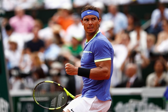 O tenista espanhol Rafael Nadal comemora ponto na final do torneio de Roland Garros contra o suíço Stan Wawrinka - 11/06/2017