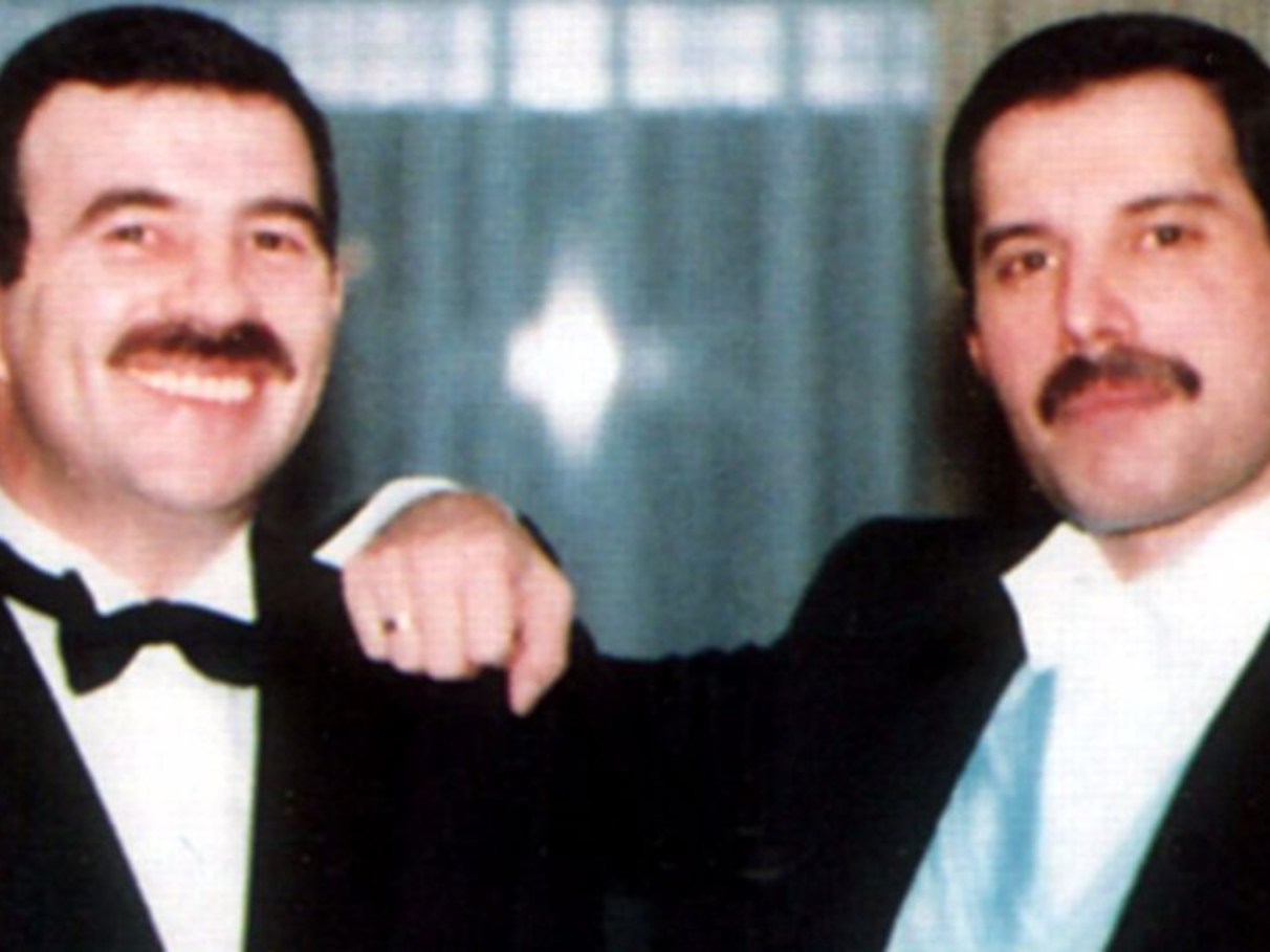 Freddie Mercury aparece com último namorado em fotos raras | VEJA