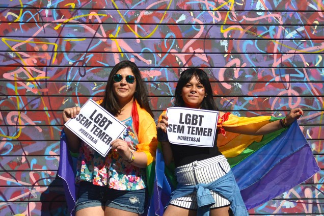 Mulheres participam da 21ª Parada do Orgulho LGBT+, em São Paulo - 18/06/2017