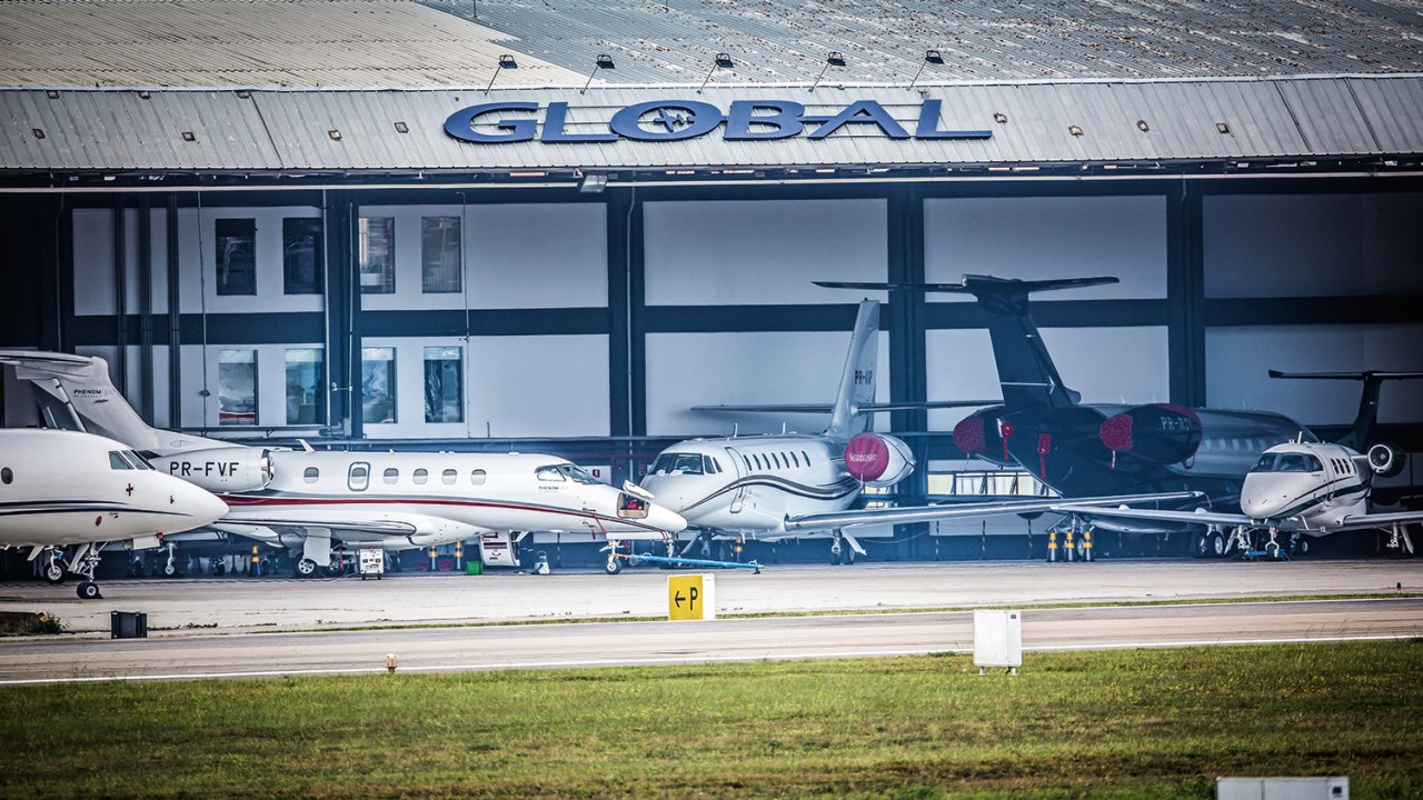 CIFRAS MILIONÁRIAS - A trama foi discutida no hangar da empresa Global, no Aeroporto de Congonhas, em São Paulo