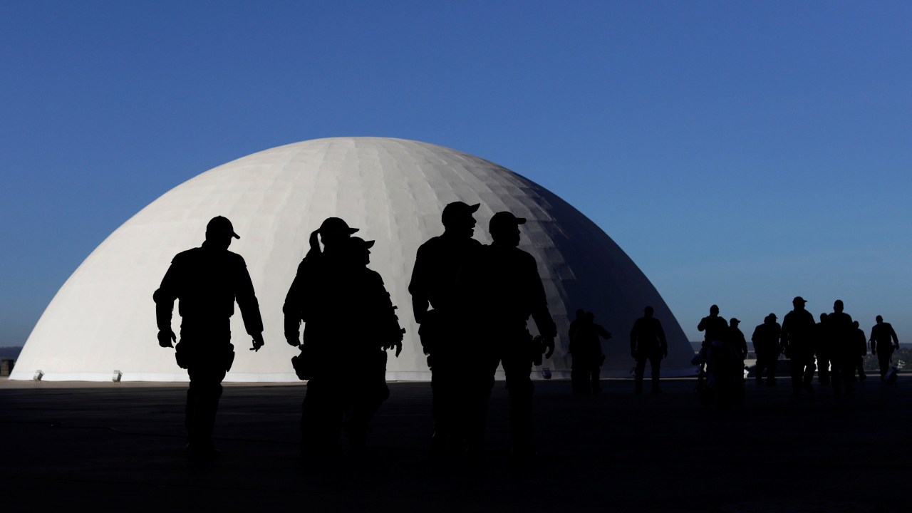 Imagens do dia - Segurança reforçada em Brasília