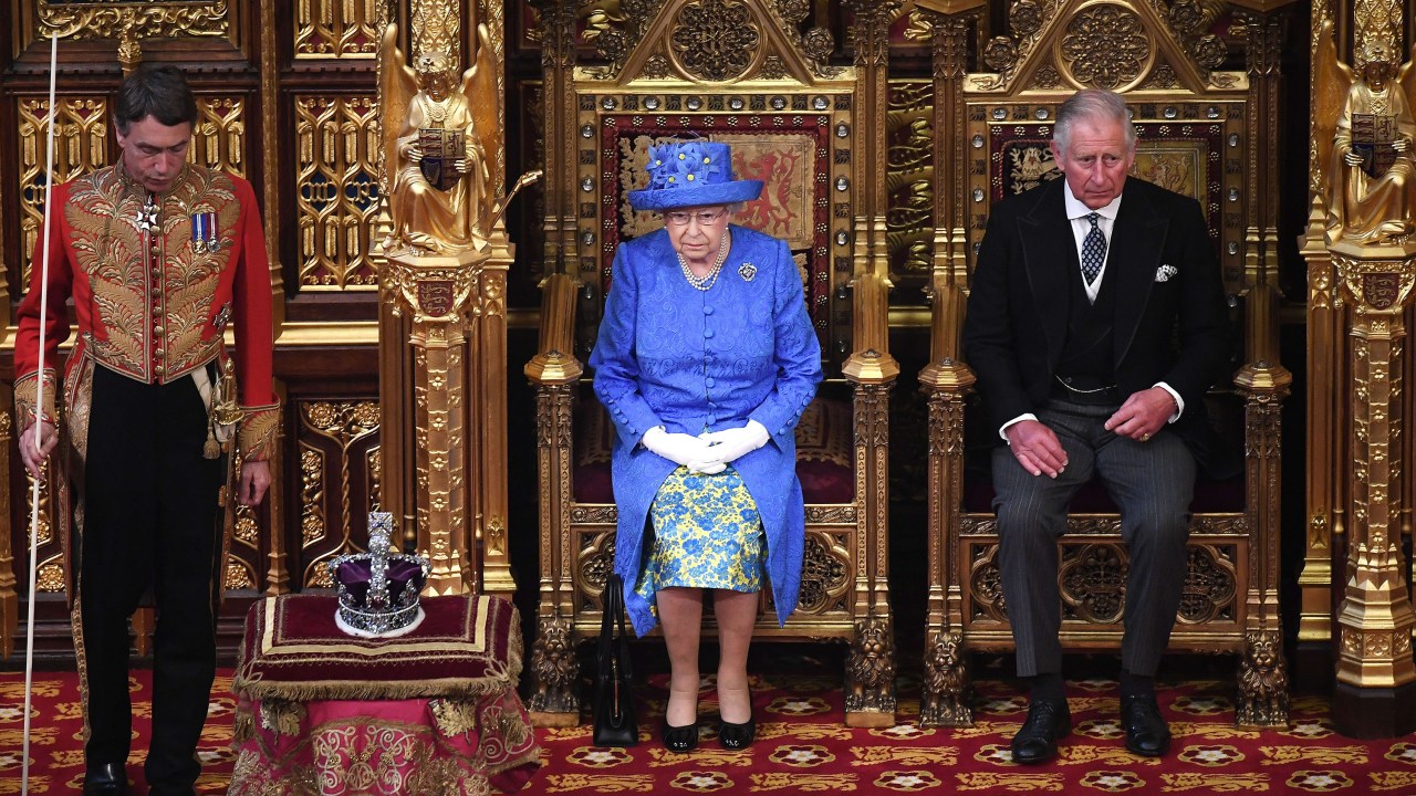 Rainha Elizabeth durante cerimônia no Parlamento