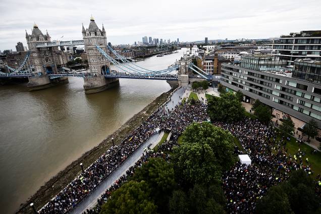 Vigília no Potters Field Park, no centro de Londres, em homenagem às vítimas do ataque na London Bridge e Borough Market - 05/06/2017 Vigília no Potters Field Park, no centro de Londres, em homenagem às vítimas do ataque na London Bridge e Borough Market - 05/06/2017