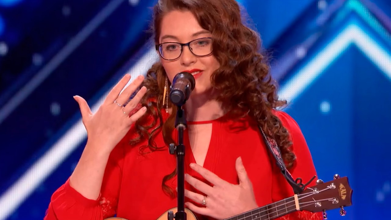 Surda, cantora Mandy Harvey conseguiu uma vaga no 'America's Got Talent'