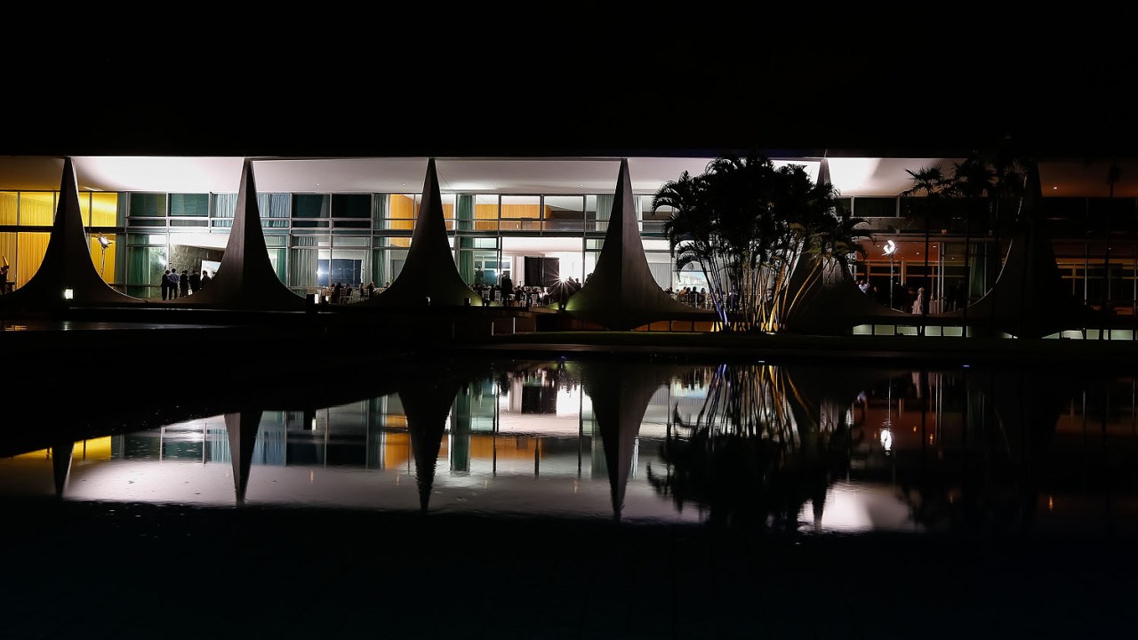 O Palácio da Alvorada, residência oficial da Presidência da República, em Brasília