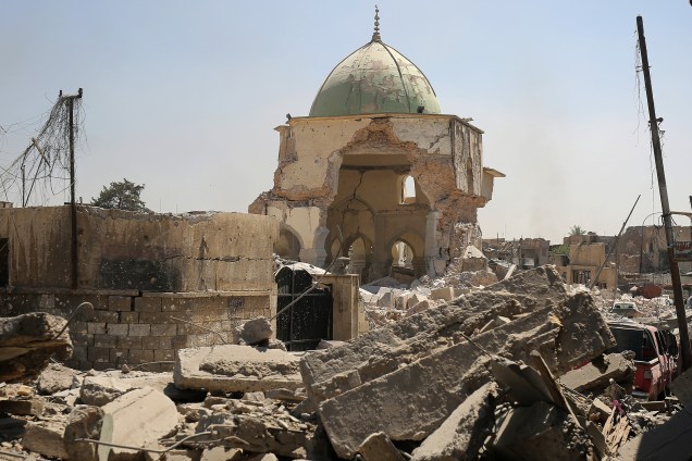Os destroços da Mesquita Al-Nuri, que foi abaixo durante ofensivas para retomar a área do Estado Islâmico.