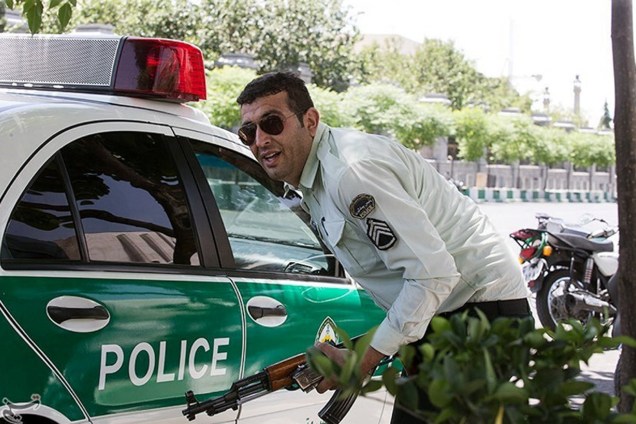 Policial participa de operação durante ataque terrorista ao Parlamento iraniano no centro de Teerã - 07/06/2017