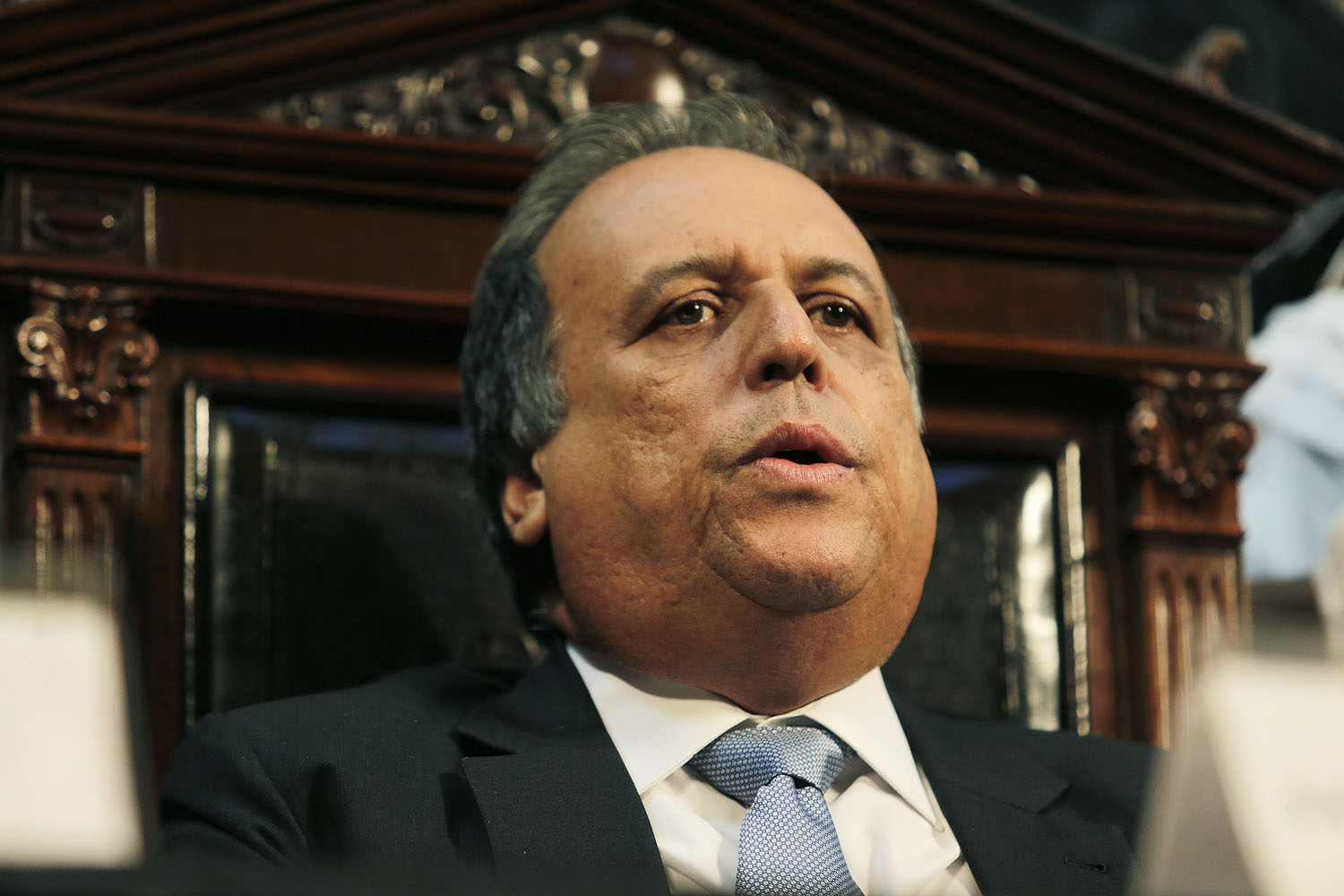 Pezão tira licença e se afasta por uma semana do governo do Rio
