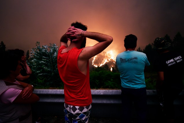 Incêndio florestal na região central de Portugal deixou pelo menos 62 mortos até agora - 19/06/2017