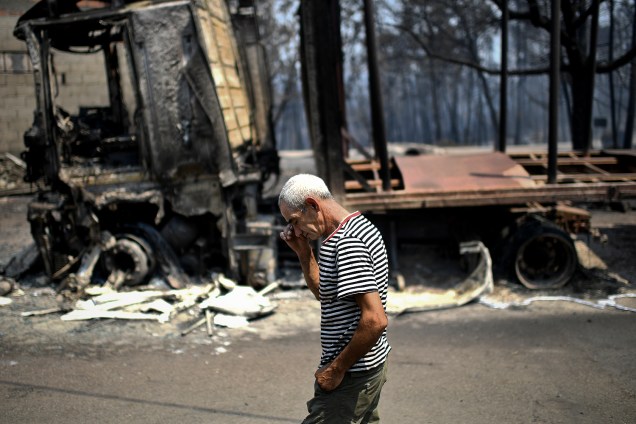 Incêndio florestal na região central de Portugal deixou pelo menos 62 mortos até agora - 19/06/2017